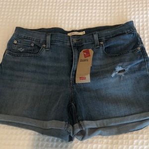 NWT Levi’s shorts